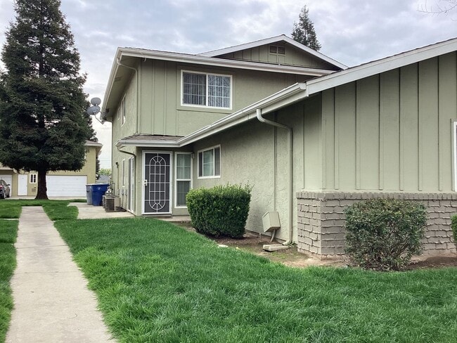 Building Photo - 460 W Alamos Ave Rental