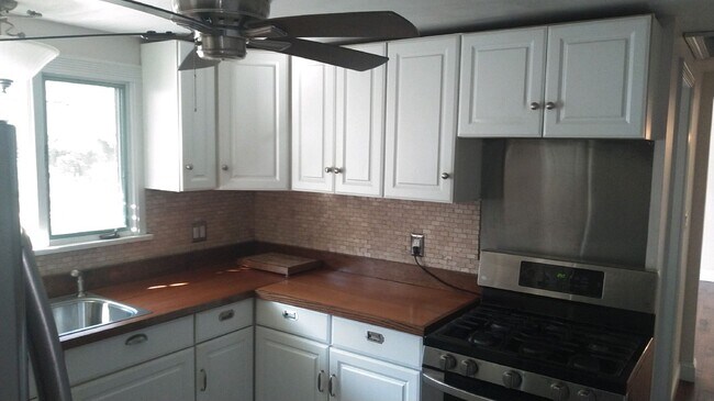 Photo - 152 Carver St Unidad Raynham Apartment