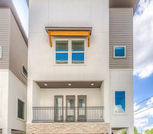 Building Photo - 4032 Buck St Unit C