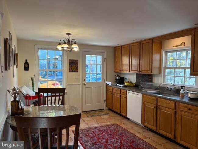 Photo - 71 N Union St