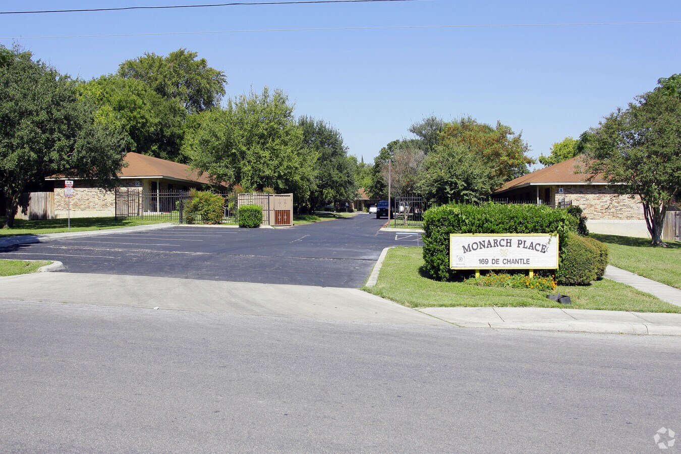 Photo - Monarch Place Apartments