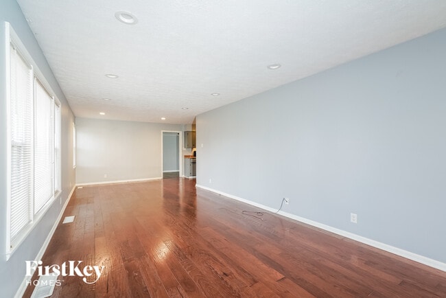 Photo - 371 S Hendricks Dr