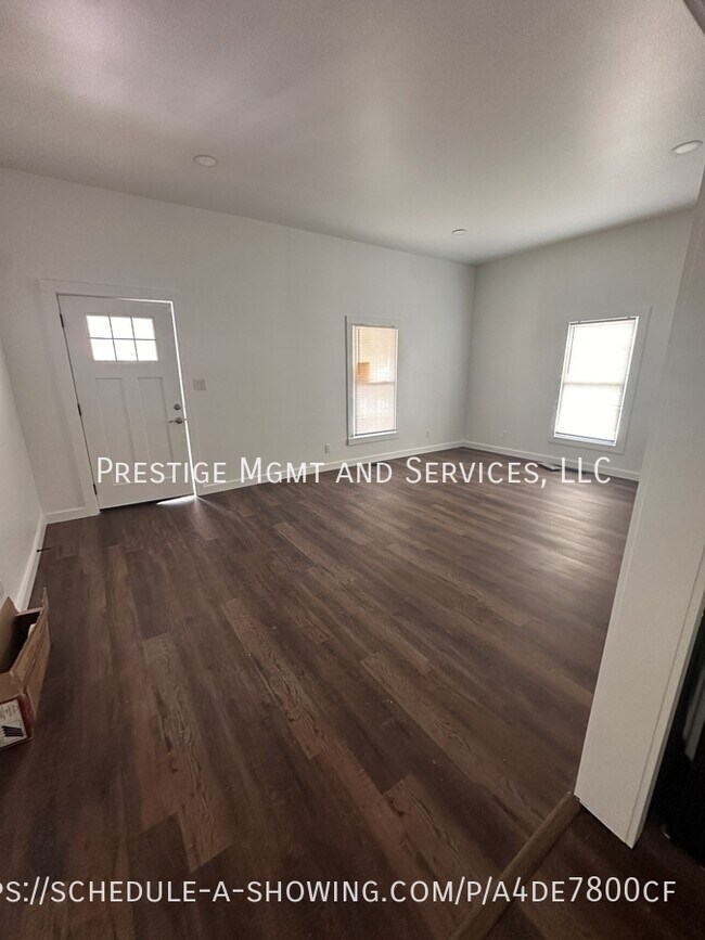 Photo - 401 Holmes St