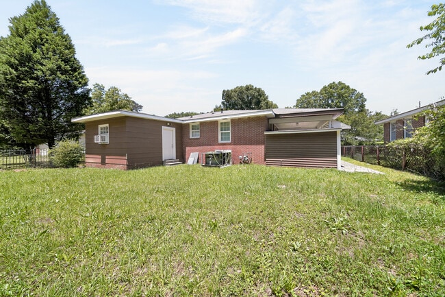 Photo - 2848 Blan St