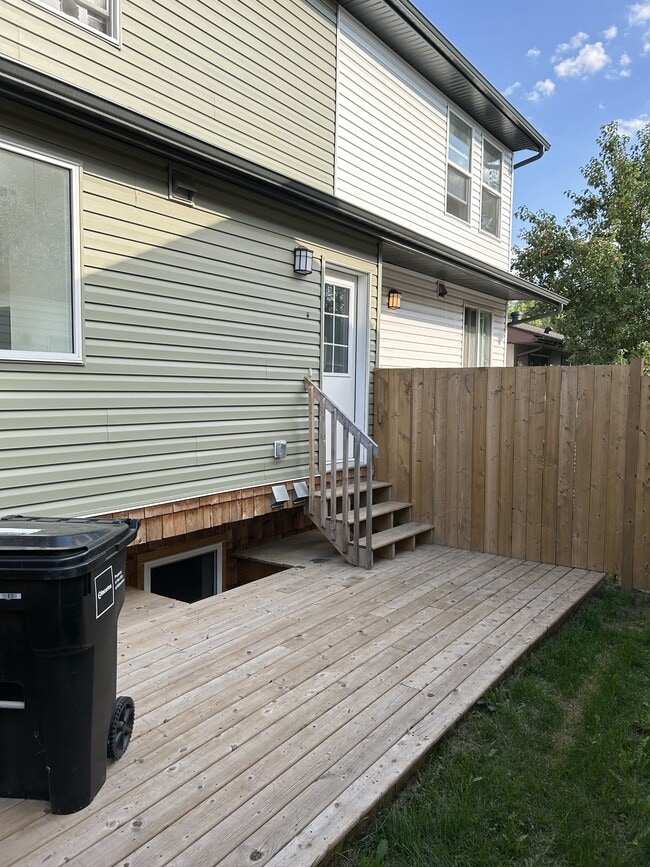 Building Photo - 12420-12476 76 St NW Unit 12420 - Bsmt 2