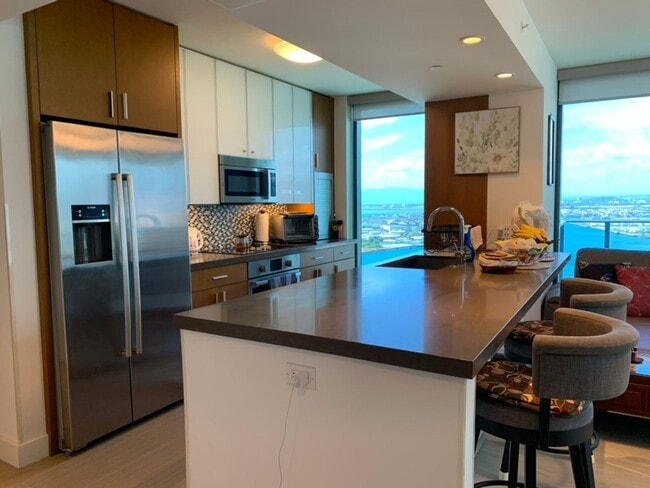 Photo - Fully Furnished 2B+office/2 BA/2 Parking on High Floor Corner Unit with Ocean View