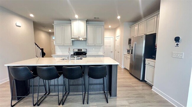Photo - 136 Salt Lk Ln