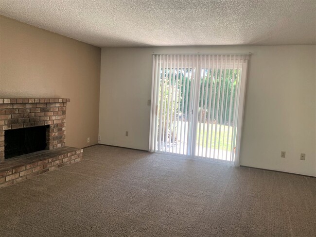 Photo - Baker R 14013-17 Unidad 14017