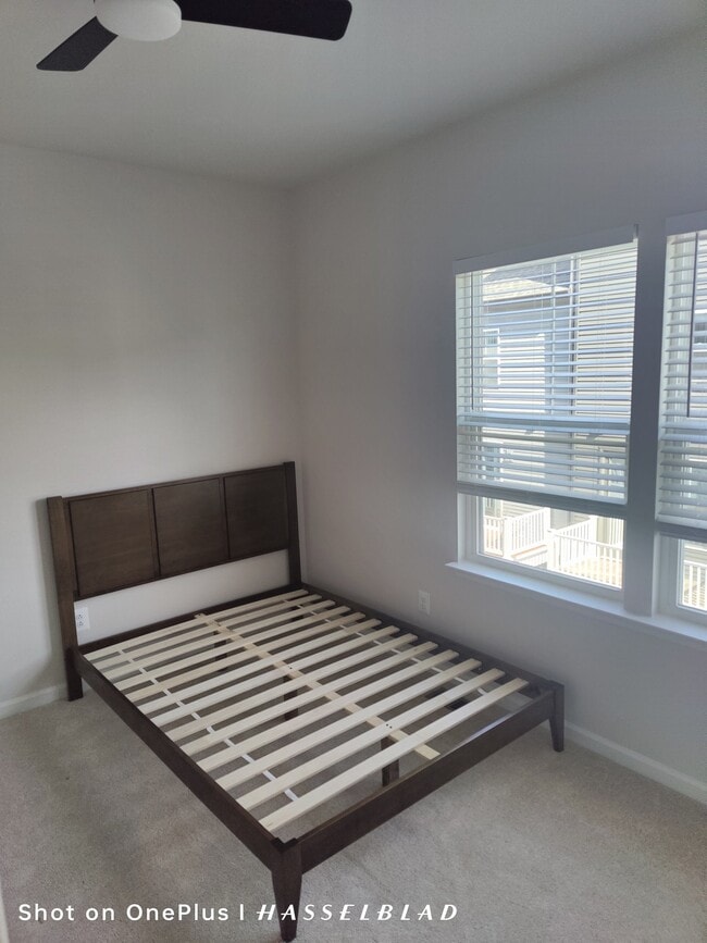 Photo - 3418 Chester Aly