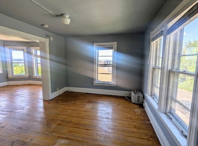 Photo - 1802 W 3rd St Unit 2 Upper