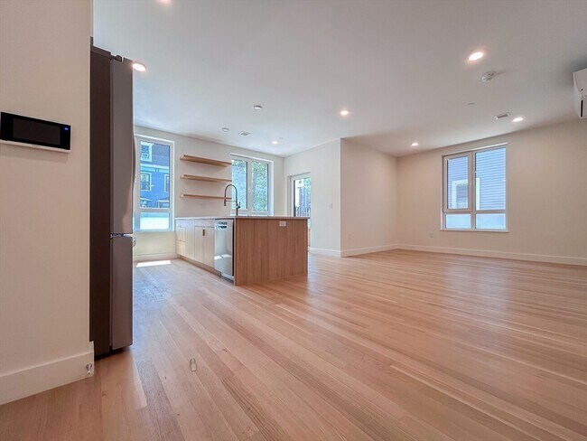 Photo - 213 Harvard St Unidad 3