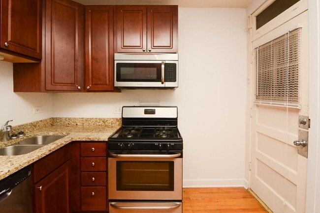 Photo - 2122 W Ainslie St Unit J07W