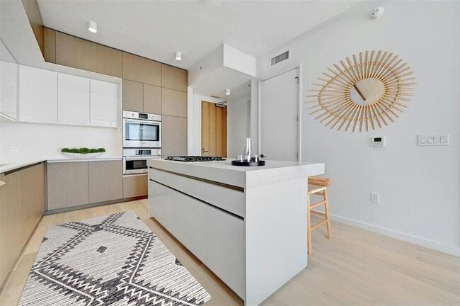Photo - 313 W 17th St Unit 1903
