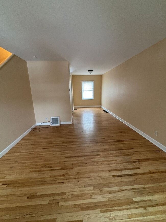 Photo - 2 Bedroom 1 Bathroom Townhouse for Rent!