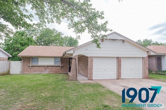 Building Photo - 1127 Berwyck Dr Rental