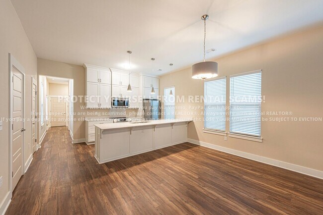 Photo - 101 S Hill Ave