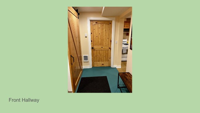 Pasillo de entrada - 15315 Twin Fir Rd Unidad LO Garden Apartment