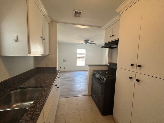 Photo - 3419 Elser St