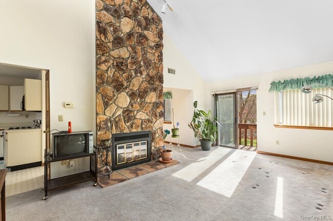 Photo - 422 Panorama Dr