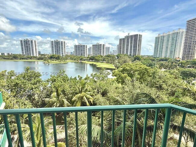 Photo - 20000 E Country Club Dr Unit 612