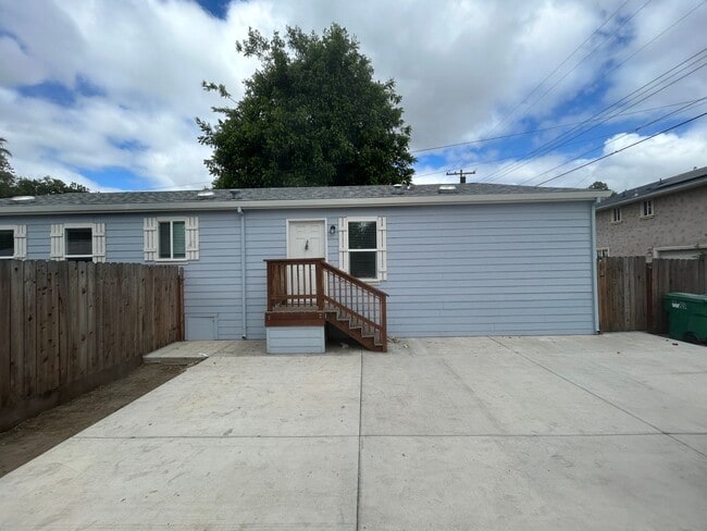Photo - Available now! 2 bed/2 bath Close to Downtown Lodi