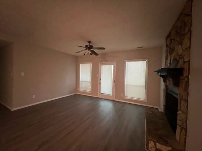 Photo - 1845 Tryon Dr