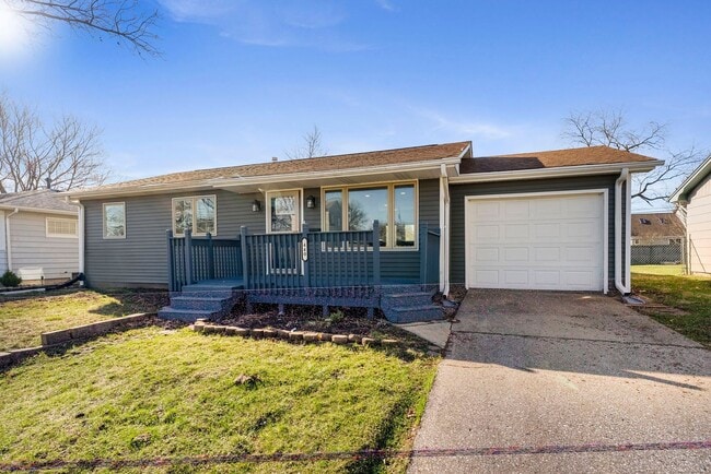 Building Photo - Beautiful 3/4 bed 2 bath home in East Moline!