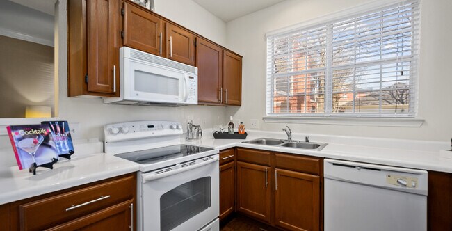 Photo - Lanesborough Apartments