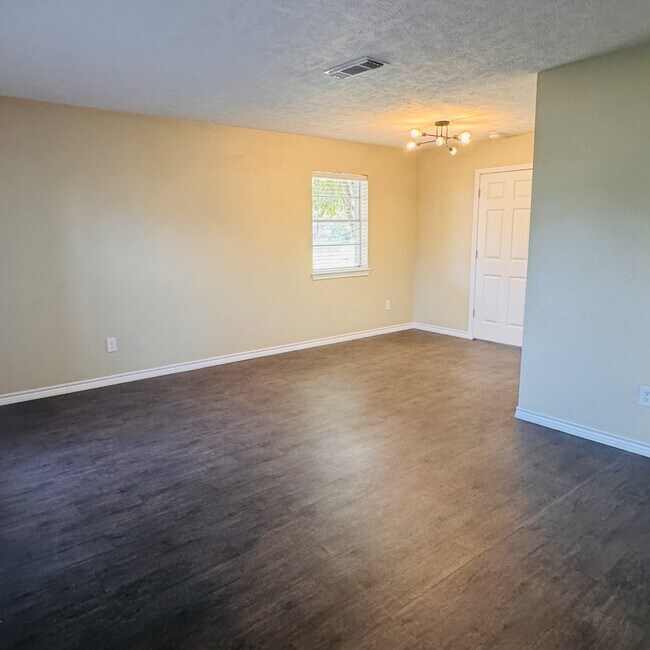 Photo - 6824 Camden Ln Townhome
