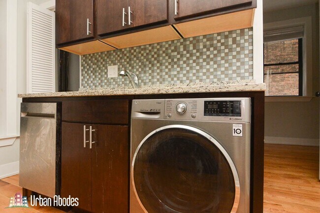 Photo - 629 W Oakdale Ave Unit A09C