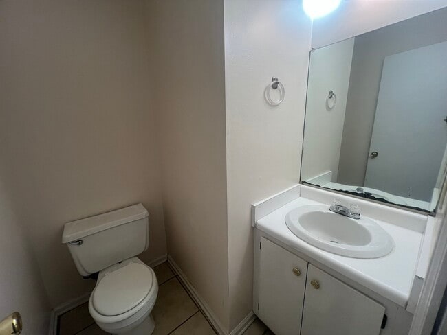 Downstairs Bathroom - 3202 Crestwood Dr Unit C