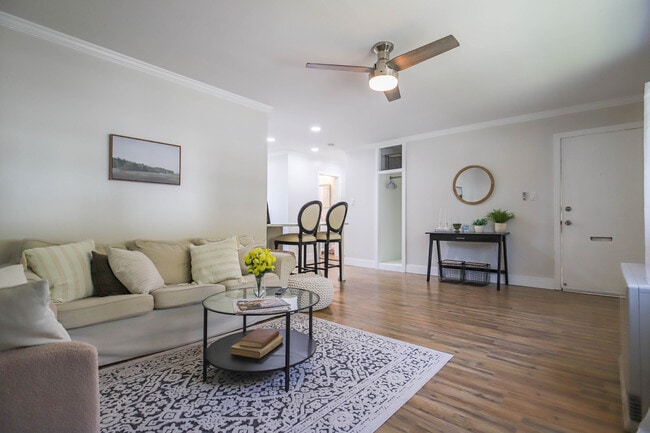 Photo - 504 Saint John St Unit 2