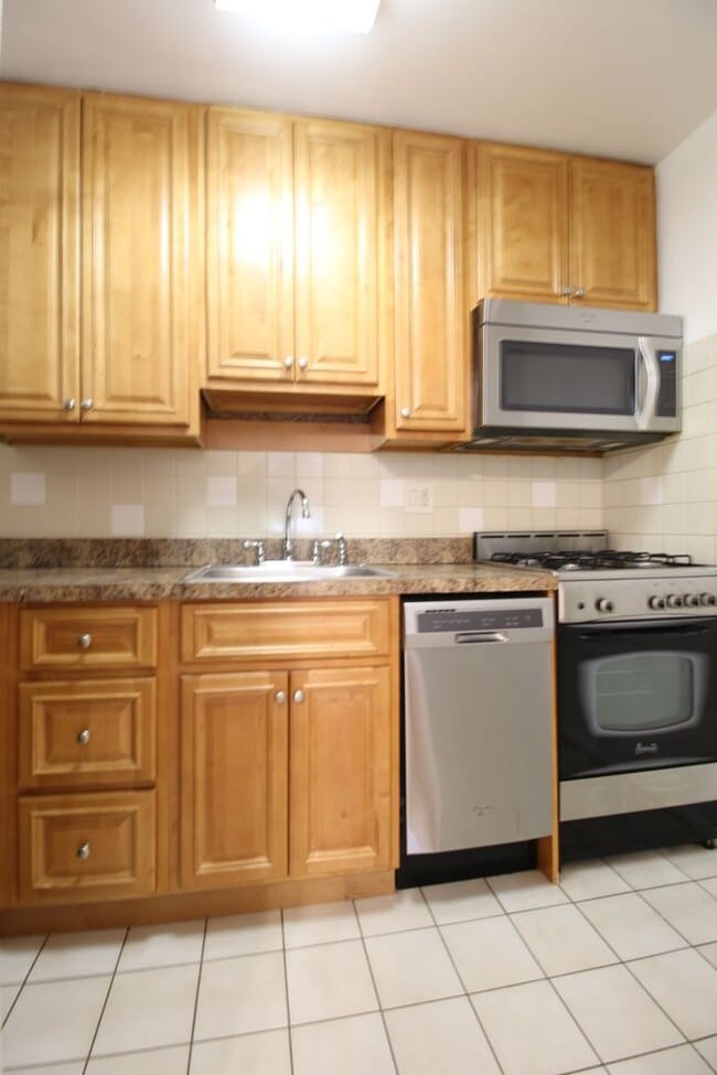 Photo - Beautiful 1 BR w/ Decorative Fireplace Unit #A