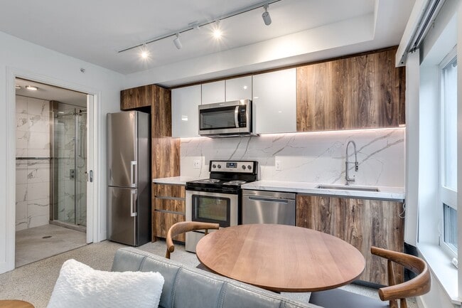 Photo - 1170 Barclay St Unit 105