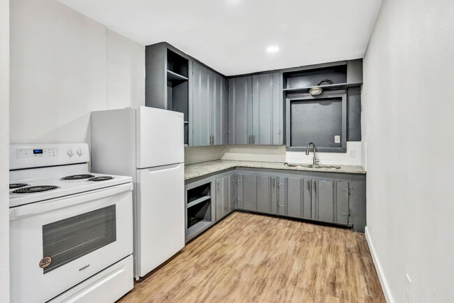 Photo - 397 Wills Point St Unidad #1