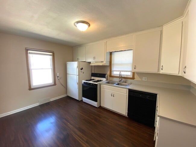 Photo - 2 Bedroom, 1 Bath Home for Rent in West Pe...