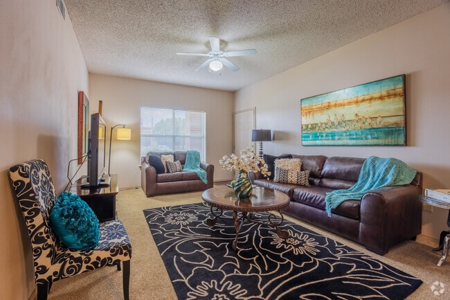 2BR 2BA - 987SF - Living room