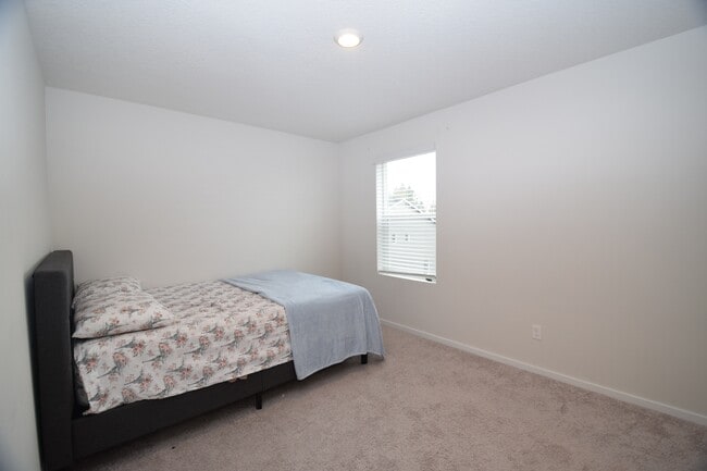 Photo - 935 N 19th Ave