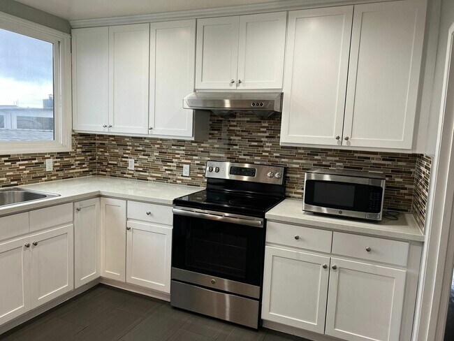 Photo - 45 Baldwin Ave