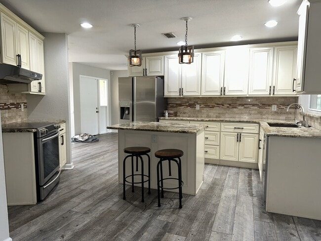 Photo - COUNTRY PLACE POOL HOME ON CUL-DE-SAC LOT