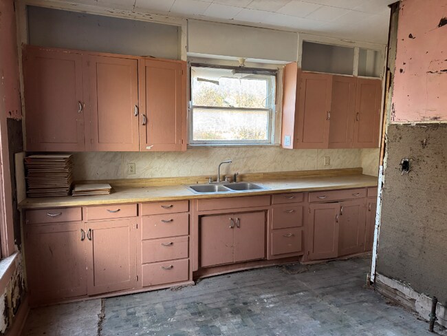 Photo - 502 S Broadway St