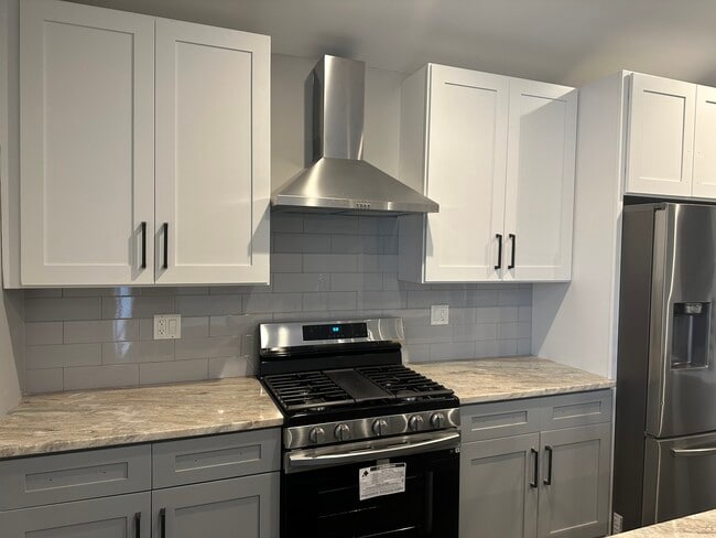 Photo - 3830 W Touhy Ave