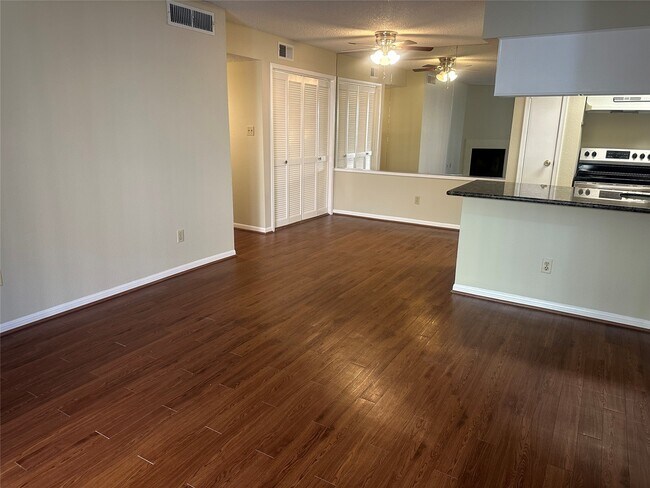 Photo - 2120 El Paseo St Unidad True