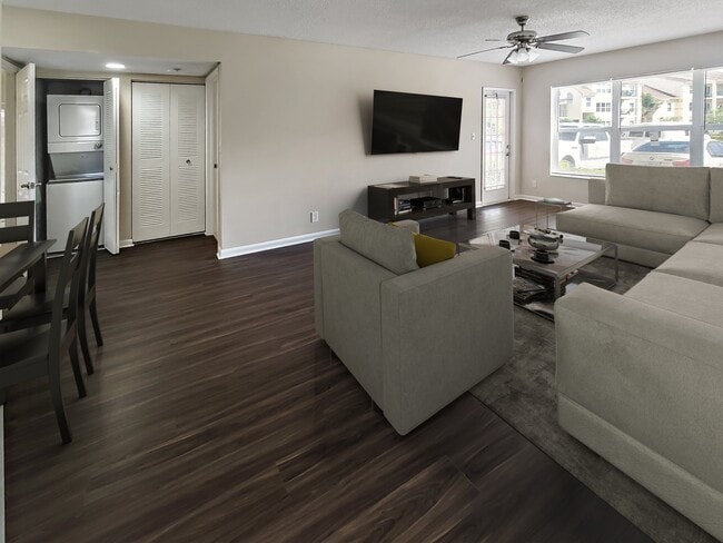 Tuscany Pointe at Somerset Place Apartment Homes