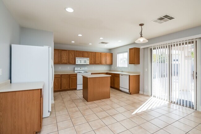 Photo - 16809 W Central St