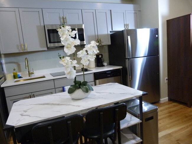 Photo - 209 Lincoln St Unidad Furnished Studio