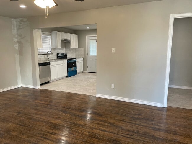 Photo - 613 S Andrews Ave