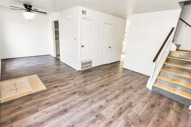 Photo - 9734 Farragut St