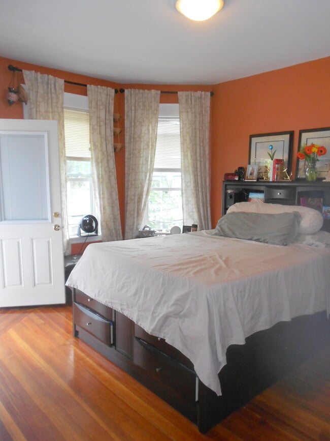 Photo - 5 Newton St Unit 2