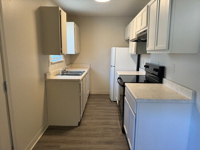 Photo - ***102-D NW K Street***